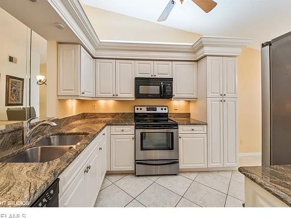 3rd image of 10807 Queen Anne Ln #204