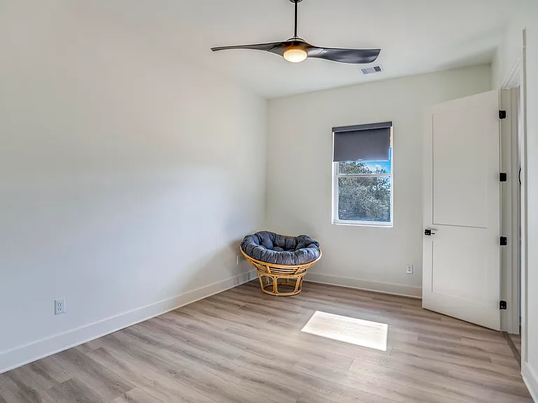 585 N Scenic Hills Ct — Photo 21