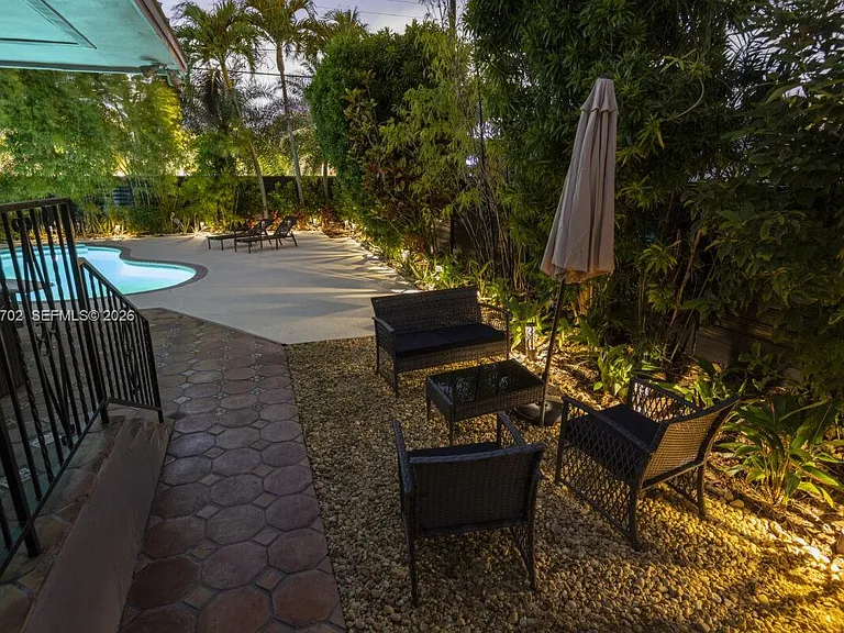1745 SW 11th Ter — Photo 30