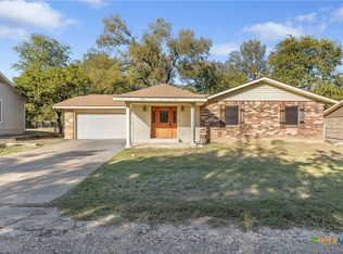 4 Canyon Cir, Morgans Pt Resort, TX 76513