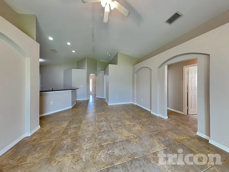 569 Cody Caleb Dr — Photo 2