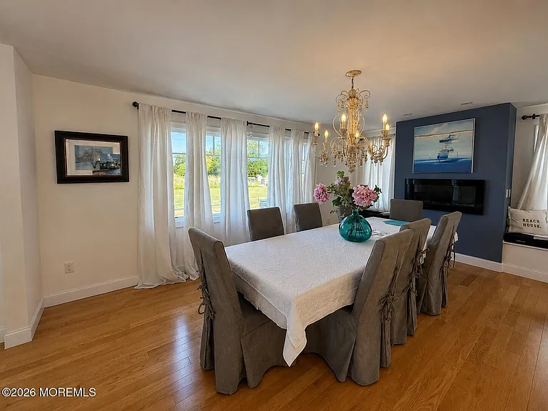 550 Whiting Ave — Photo 6