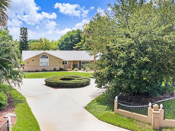 4th image of 775 Avocado Dr