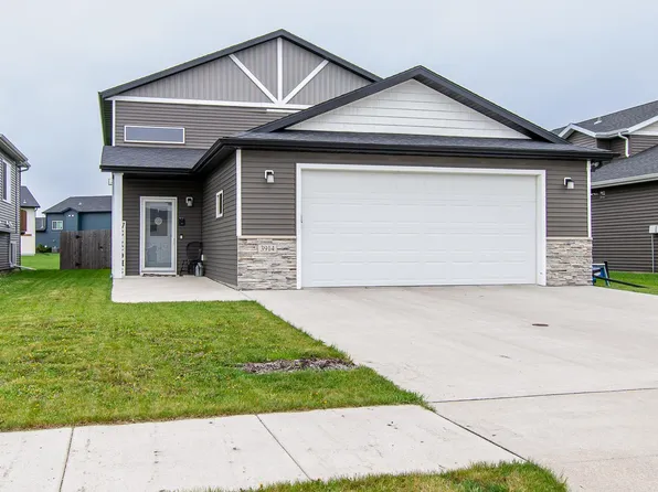 3914 31st St S, Moorhead, MN 56560