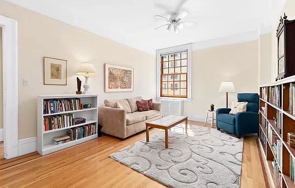 1st image of 527 Cathedral Pkwy #81