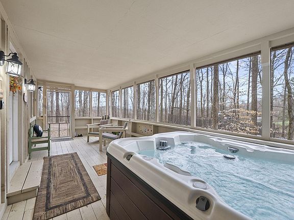 5th image of 20554 Thompson Ridge Rd