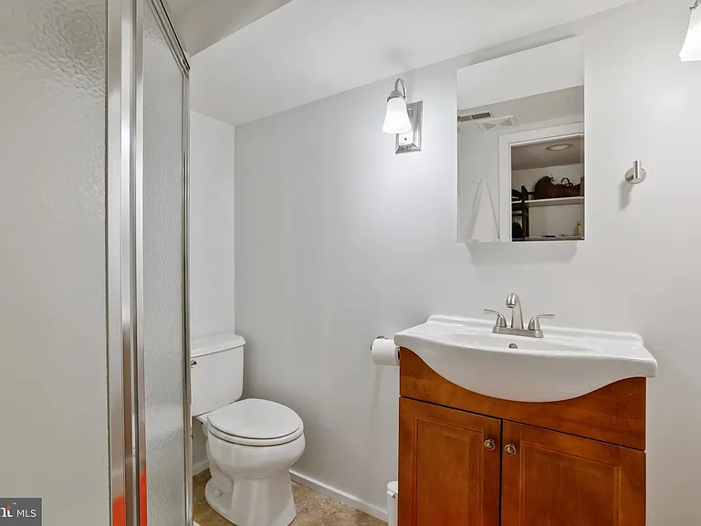 1215 33rd St NW — Photo 30