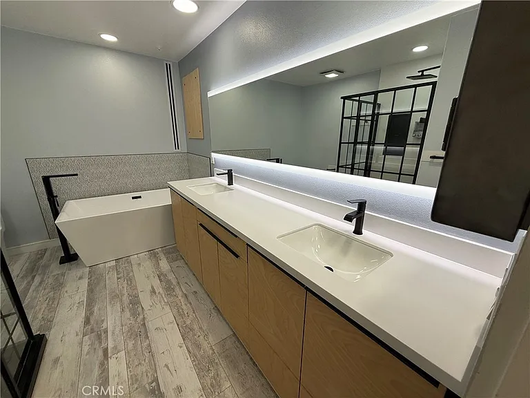 177 E City Place Dr — Photo 15