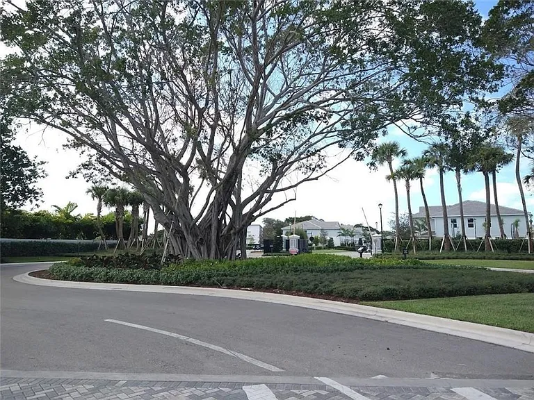 1851 Sandpiper Pointe Pl #1851 — Photo 3