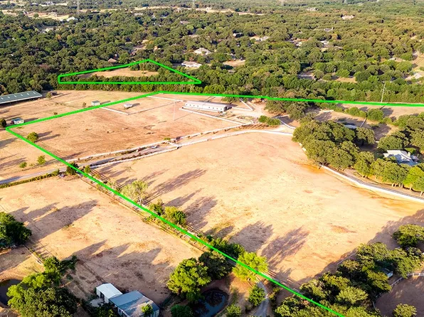 10 High Meadow Pl, Copper Canyon, TX 75077