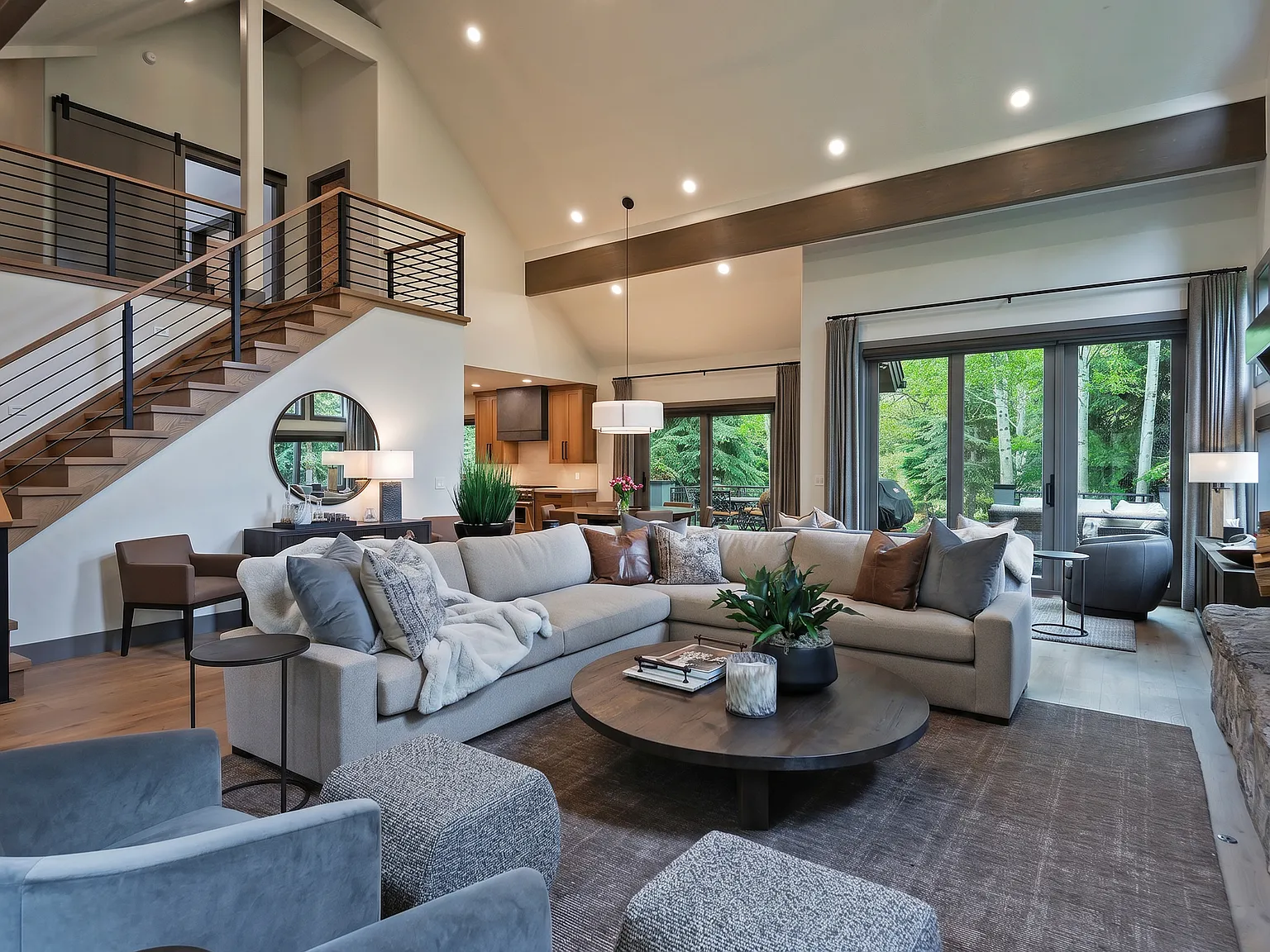4 bed, 3500 sqft, $20,000 — Photo 3