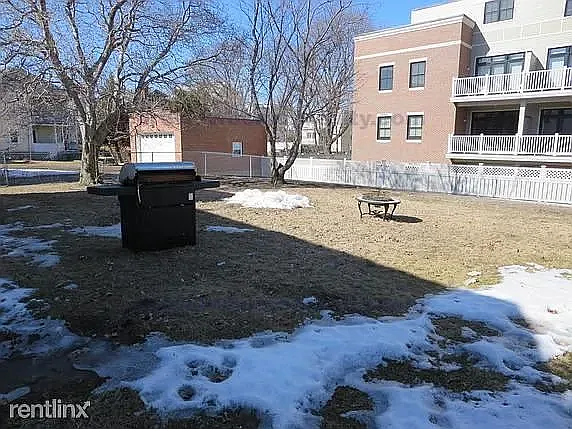 15 Surrey St #2 — Photo 7