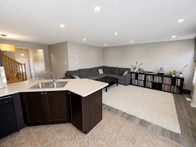 1061 Nadalin Hts — Photo 8
