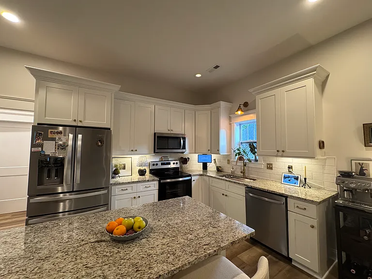 2102 Bernhurst Dr — Photo 8