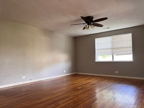 3rd image of 1515 Jackson Ave