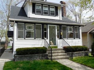 95 Kensington Blvd, Pleasant Ridge, MI 48069