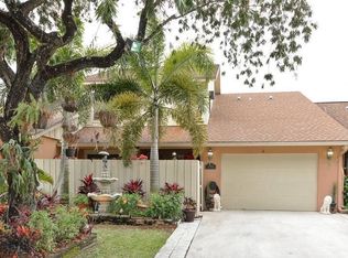 11910 Donlin Dr, Wellington, FL 33414