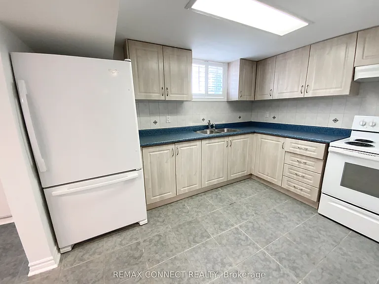 2 Kellyvale Rd #BASEMENT — Photo 6