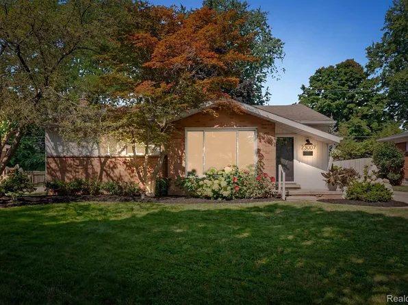 23007 Frederick Ave, Farmington, MI 48336