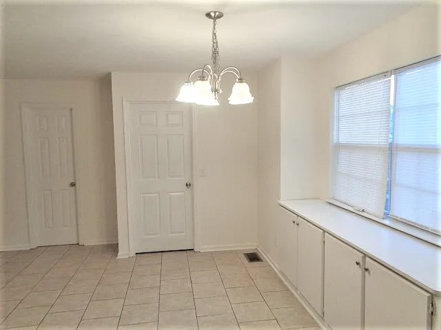 302 Holland Ridge Dr — Photo 4