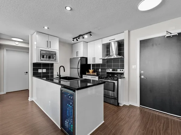 633 Abbott St #306, Vancouver, BC V6B 0J3