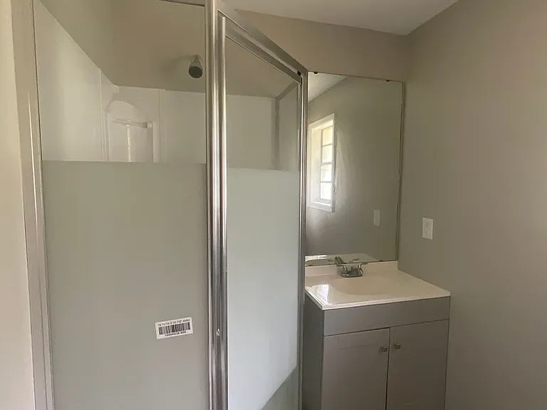 114 Powell Dr — Photo 15