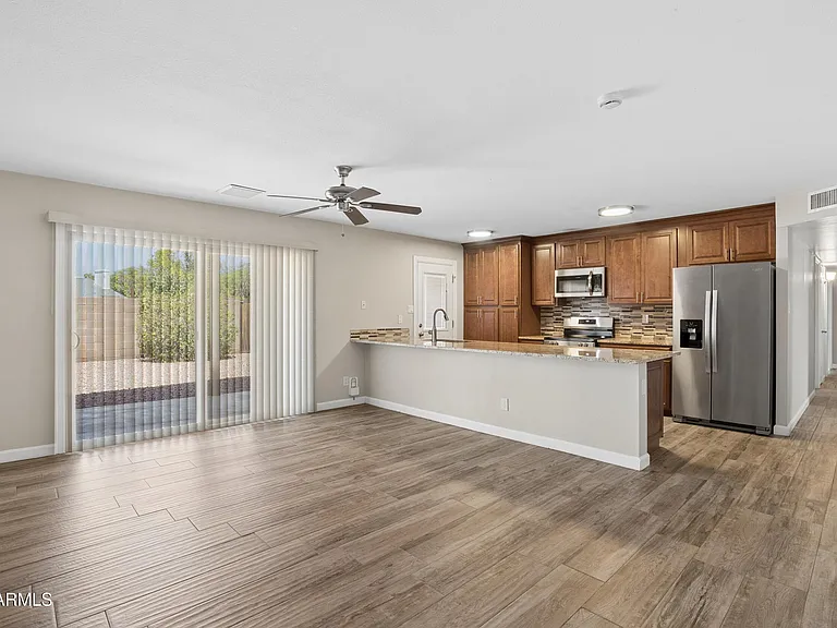 1260 E Alameda Dr — Photo 11