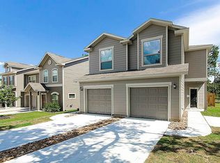 299 Woodland Hills Dr #B, Conroe, TX 77303