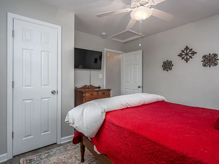 7602 Beechwood Dr — Photo 22