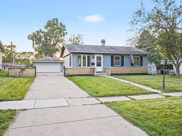 6900 Magnolia St, Hanover Park, IL 60133