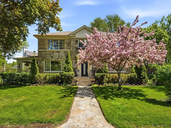 1325 Chemin St, Mont Royal, QC H3R 2N5