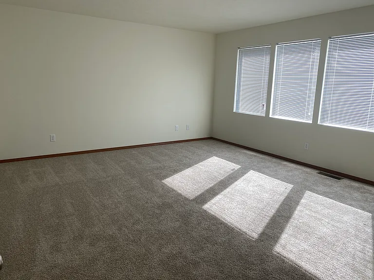 2307 N Bessie Rd — Photo 18