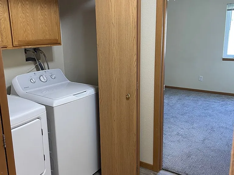 1424 E Redwood Blvd — Photo 18