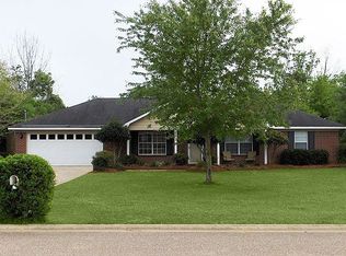 10210 Woodmere Dr, Fairhope, AL 36532