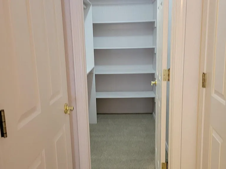 1707 E Woodchuck Ln — Photo 11