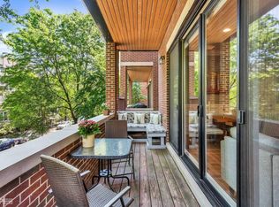 639 W Briar Pl APT 2W, Chicago, IL 60657