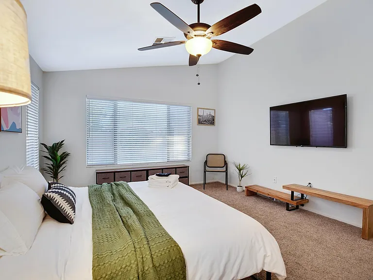 559 W Scott Ave — Photo 35