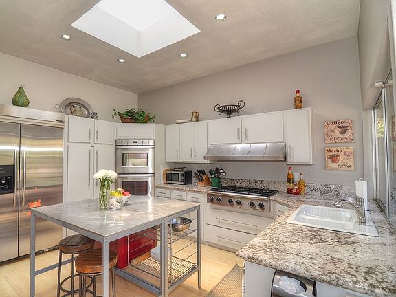 2nd image of 14035 Crest Way
