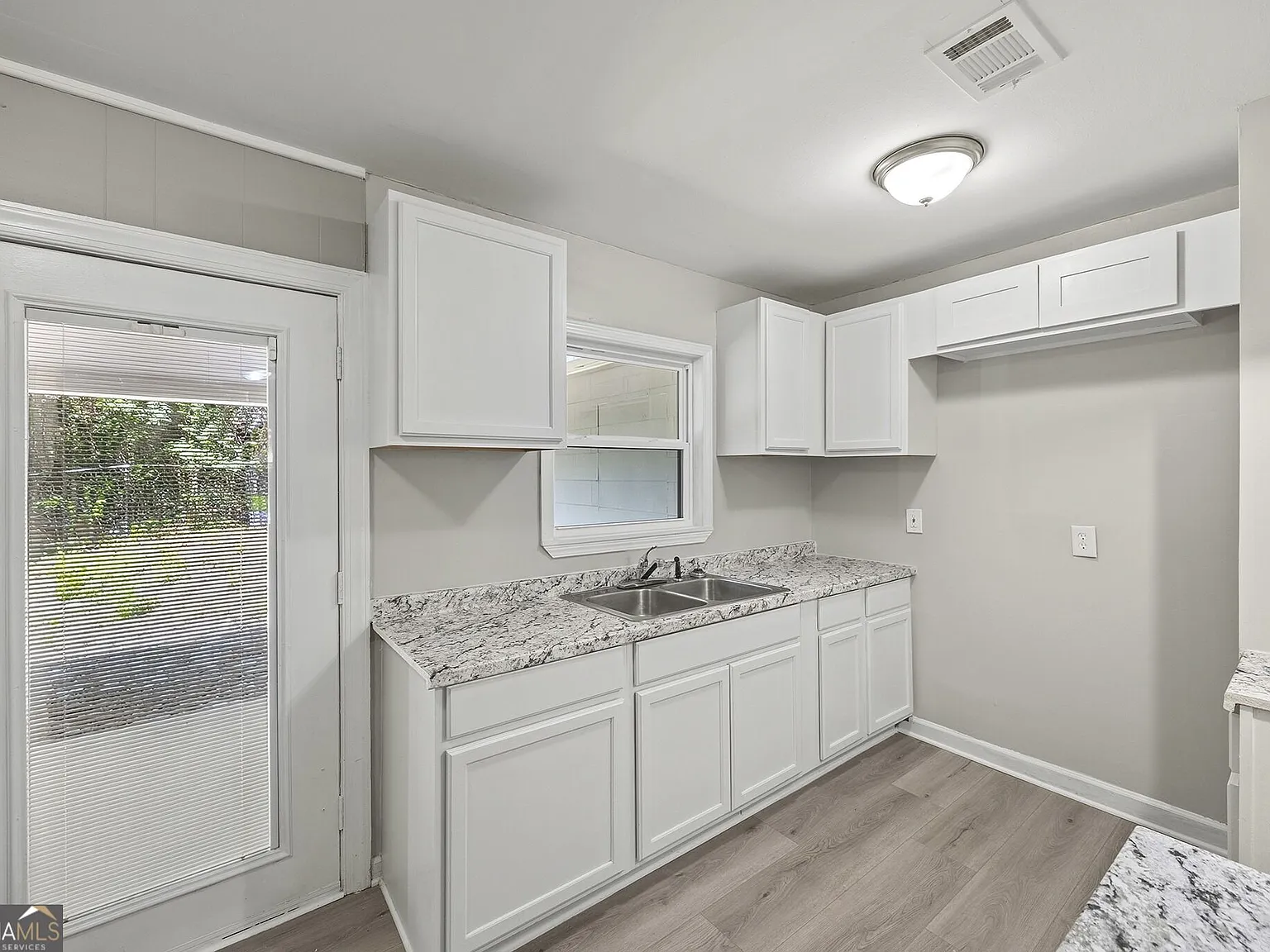 5 bed, 2.0 bath, 1248 sqft, $1,399 — Photo 4
