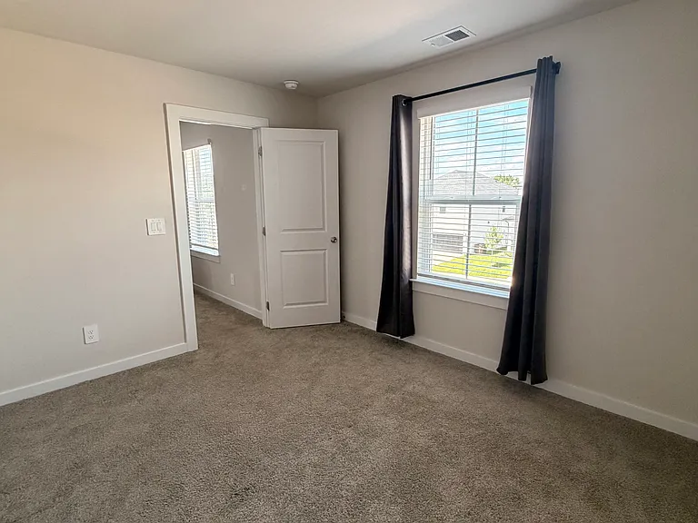 Skyridge Dr — Photo 6