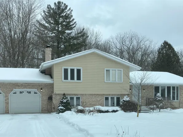 3162 Nokomis Trl, North Street, MI 48049