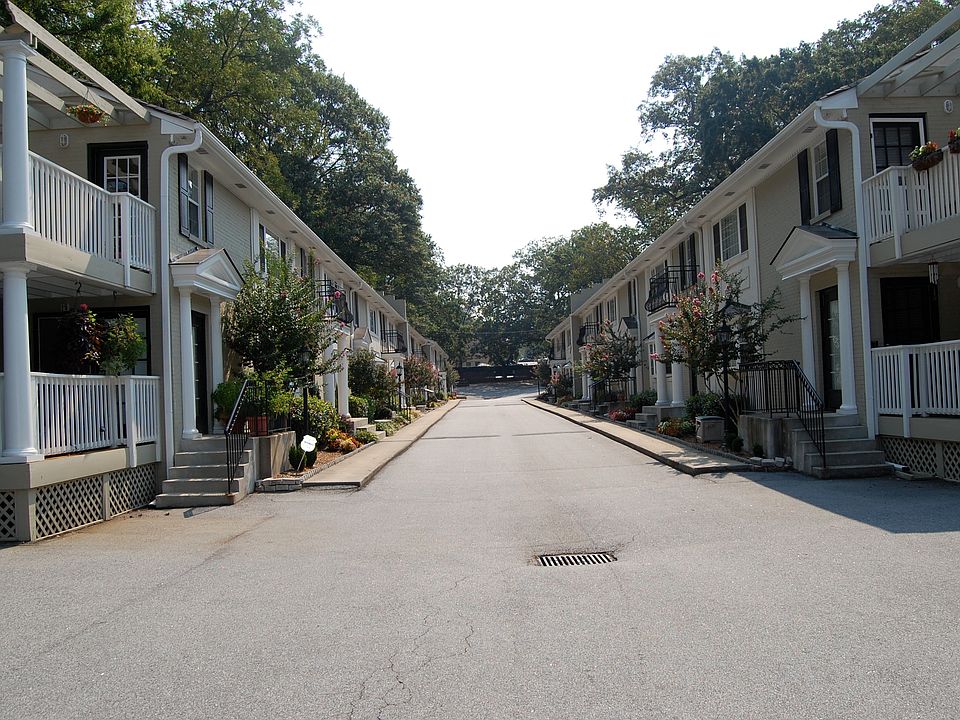 Frederica Hall Complex