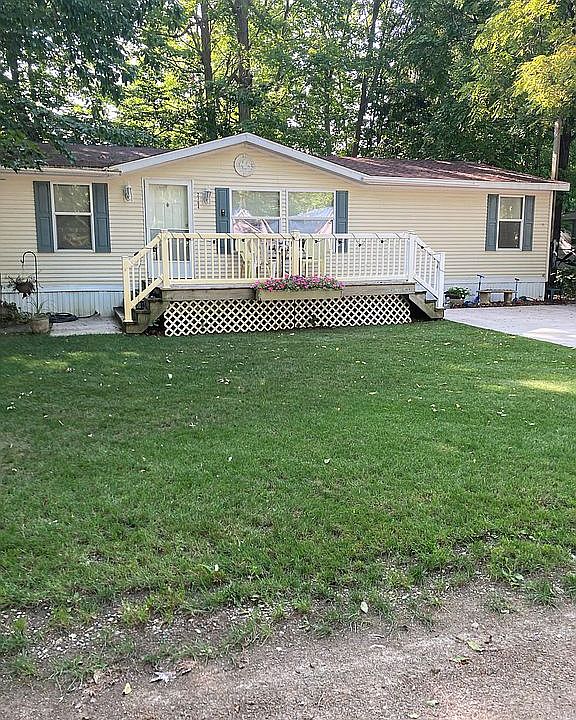 1st image of 2704 Ovid St
