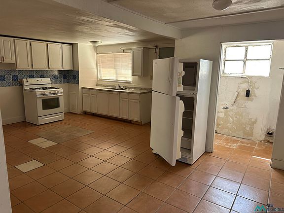 2nd image of 512 S Myrtle St