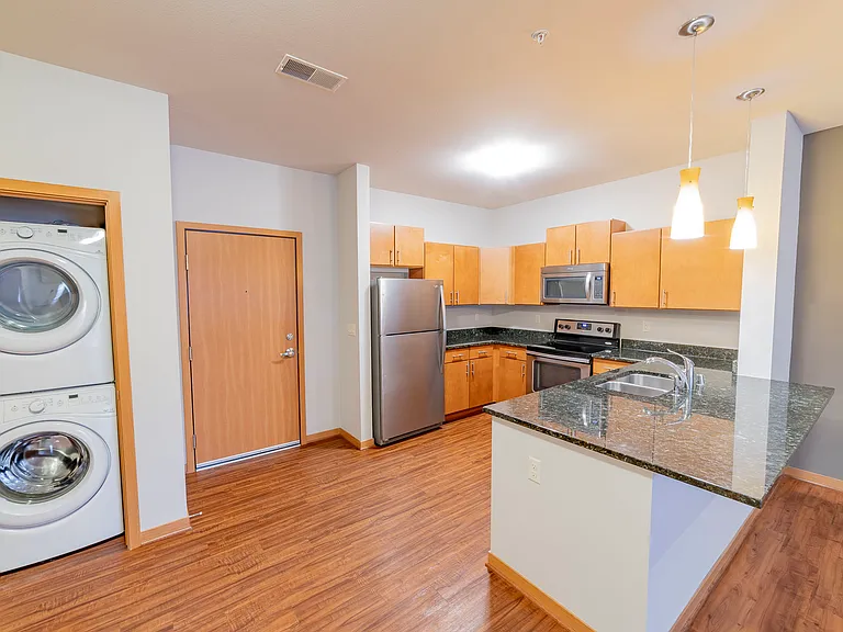 Mammoth Springs Apartments & Townhomes — Photo 32