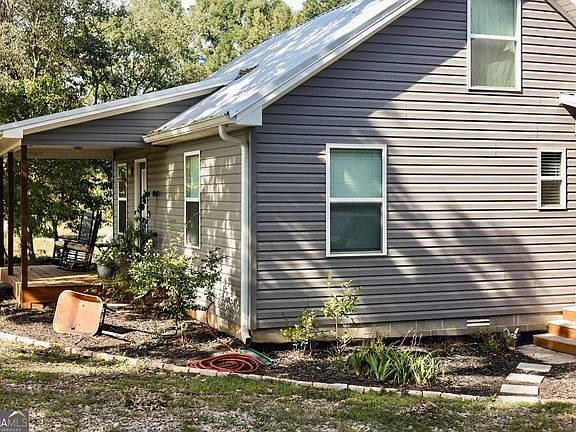 5th image of 613 Chambers Rd