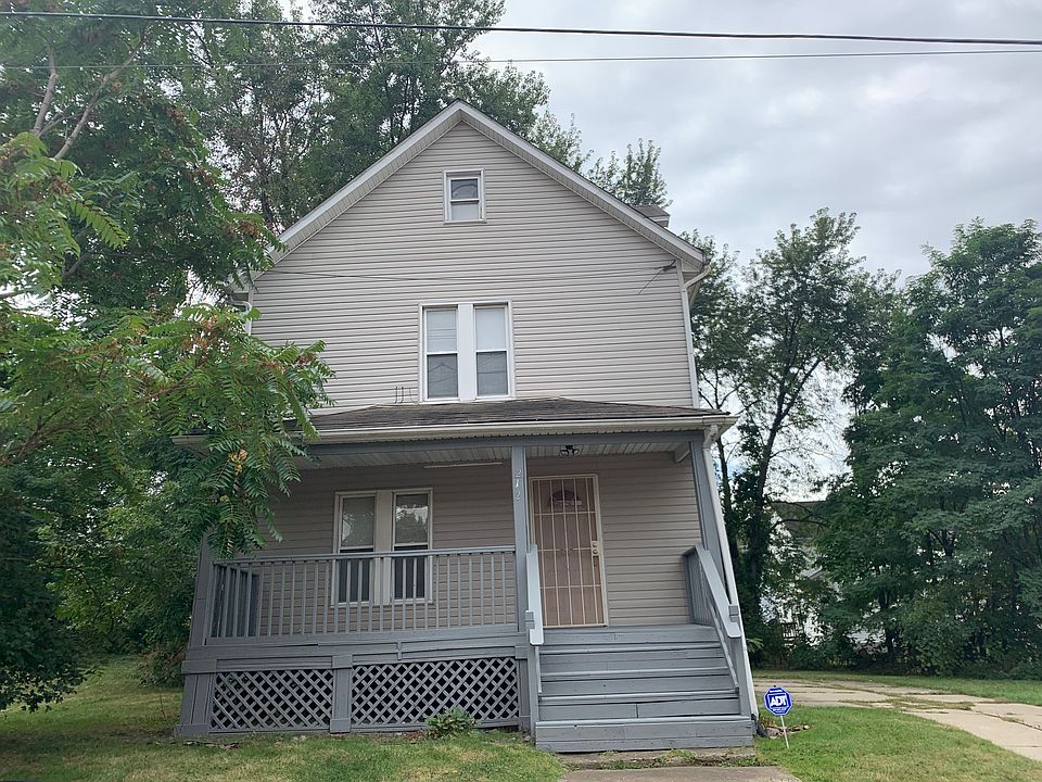 1st image of 212 E Miller Ave