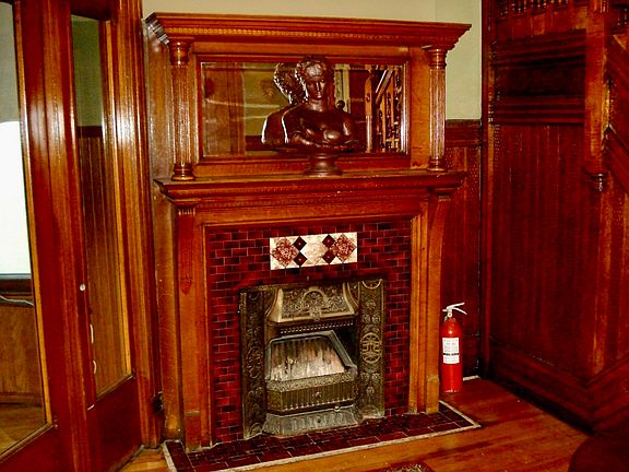 4th image of 713 N 5th St APT 2