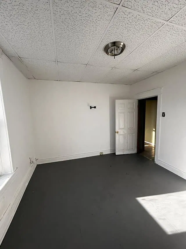 4 bed, 2024 sqft, $950 — Photo 4