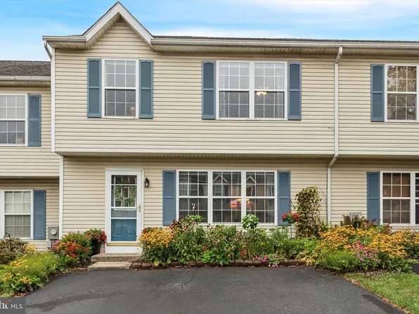 104 Megan Cir, Chalfont, PA 18914